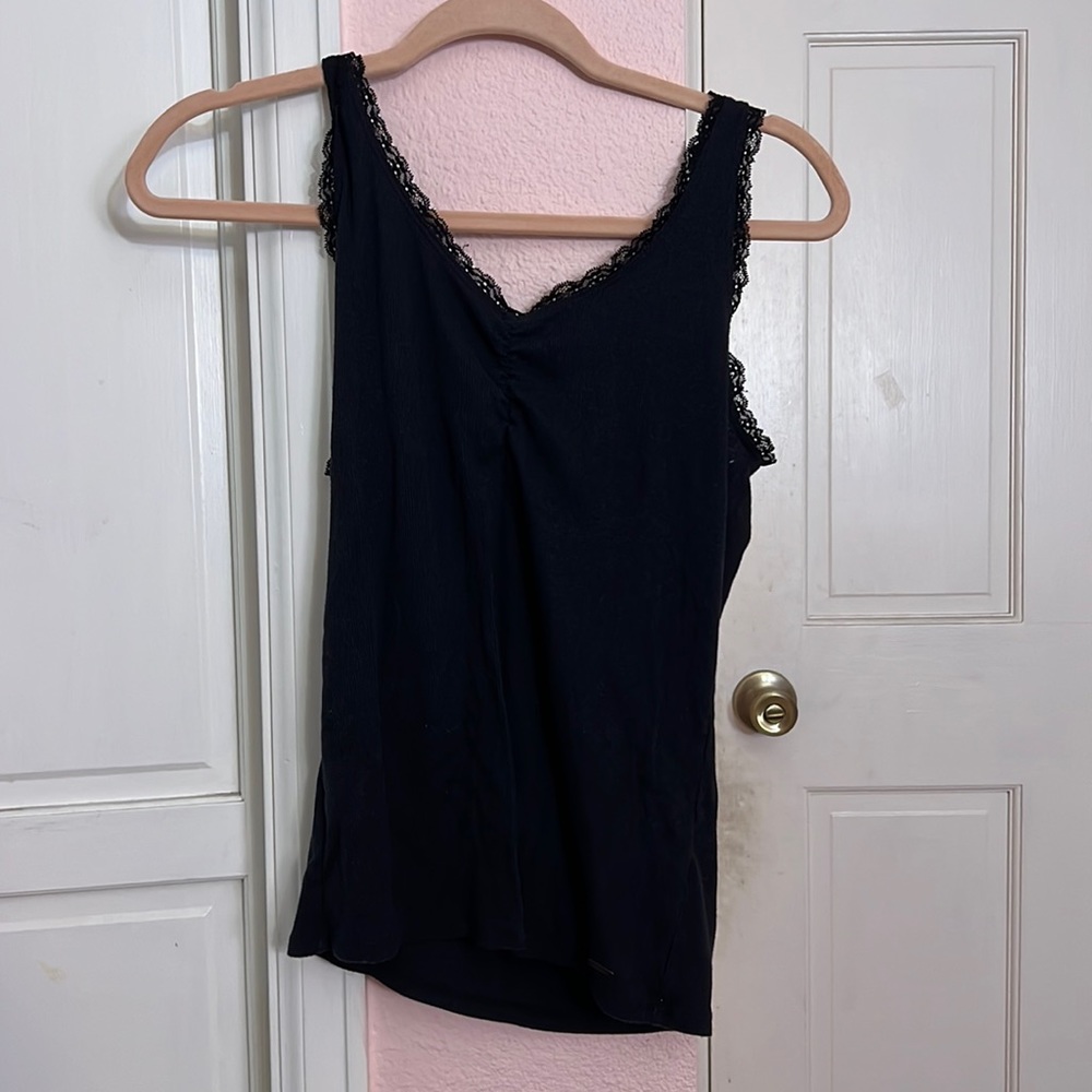 Black hollister tank with lace detail